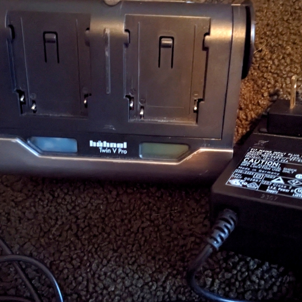 Phase One Hahnel Twin V Pro Dual Charger with Original Power Adapter